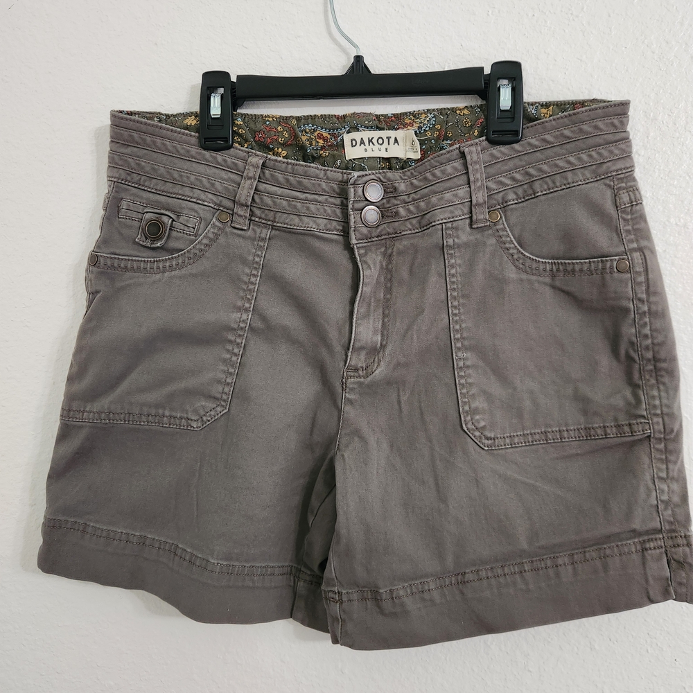 Dakota Women's Olive Cargo Shorts